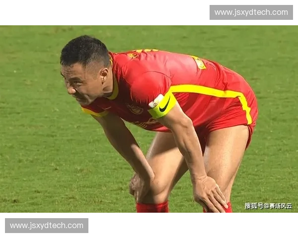 聚焦中超直播赛场风云解析球队走势与球星表现全景呈现新赛季精彩瞬间 聚焦中超直播赛场风云解析球队走势与球星表现全景呈现新赛季精彩瞬间